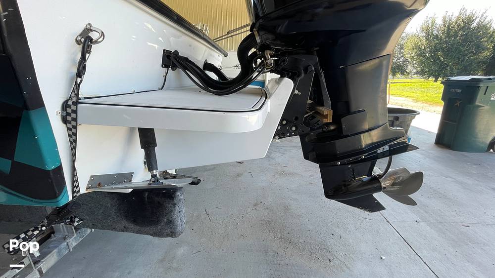 Slide: The Image of Motor/swim Platform - 13071176