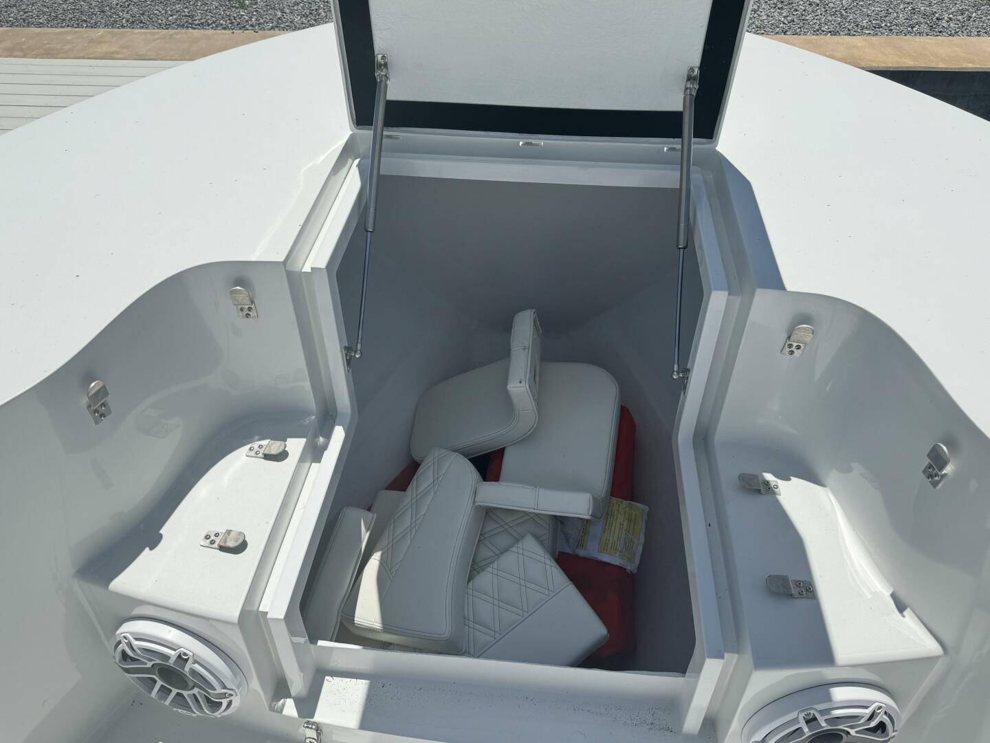 Slide: The Image of Conch 25 Bay 2022 - 4384555