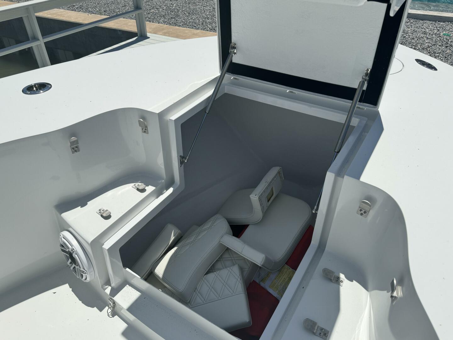 Slide: The Image of Conch 25 Bay 2022 - 4384556