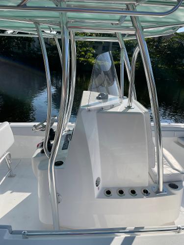 Slide: The Image of Contender 24 Sport Twin 150 2023 - 11