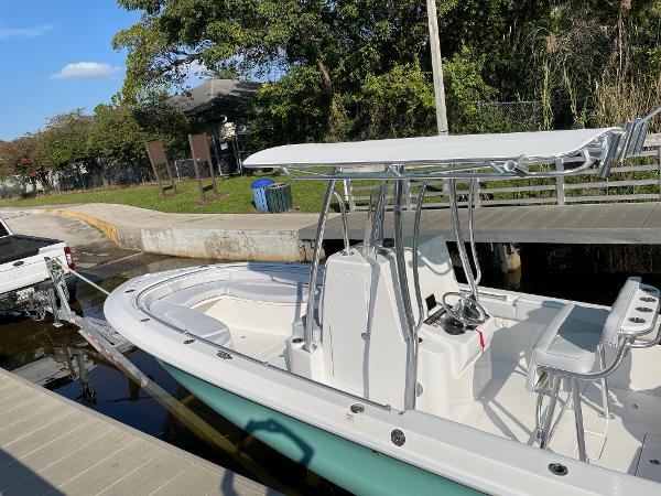 Slide: The Image of Contender 24 Sport Twin 150 2023 - 5