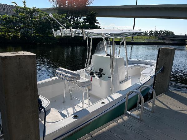 Slide: The Image of Contender 24 Sport Twin 150 2023 - 8