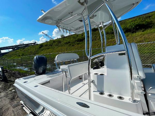 Slide: The Image of Contender 25 Bay 2023 - 3