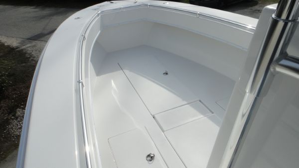 Slide: The Image of 2024 Contender 28T boat deck, spacious and clean design. - 15