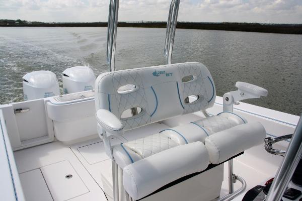 Slide: The Image of 32 Contender 32ST- Cockpit  - 8
