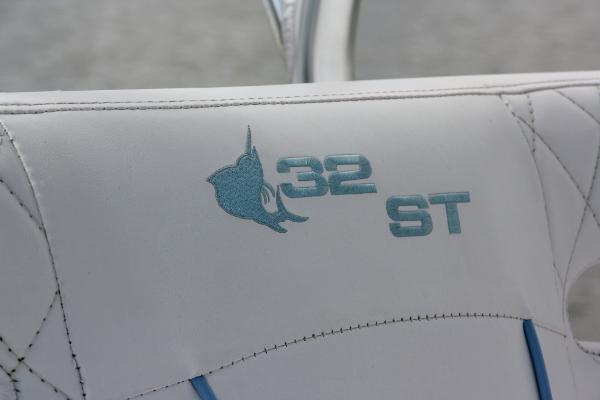 Slide: The Image of 32 Contender 32ST- Seating  - 9