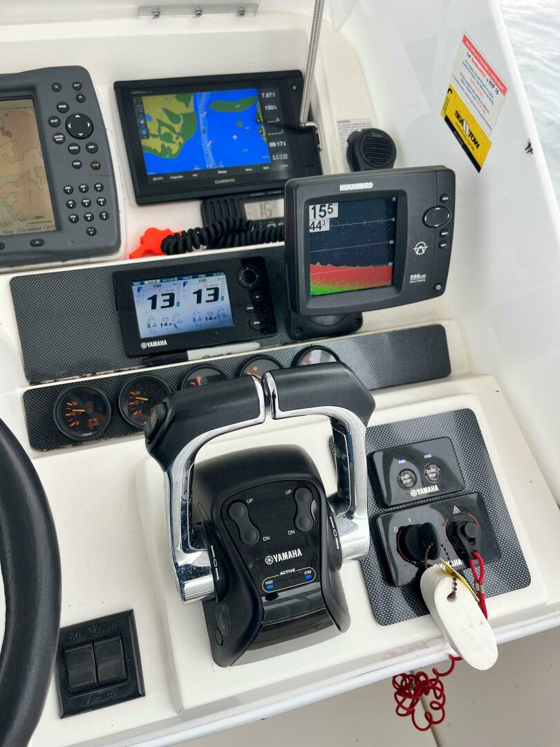 Slide: The Image of Contender 35 Side Console 1997 - 5106399