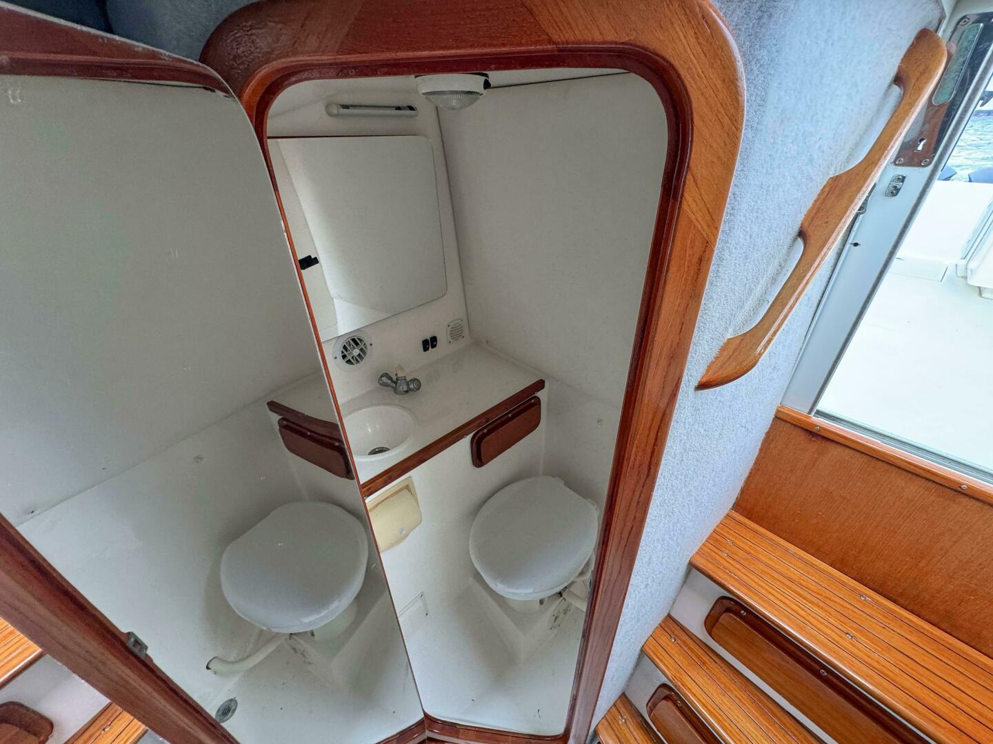 Slide: The Image of Contender 35 Side Console 1997 - 5106424
