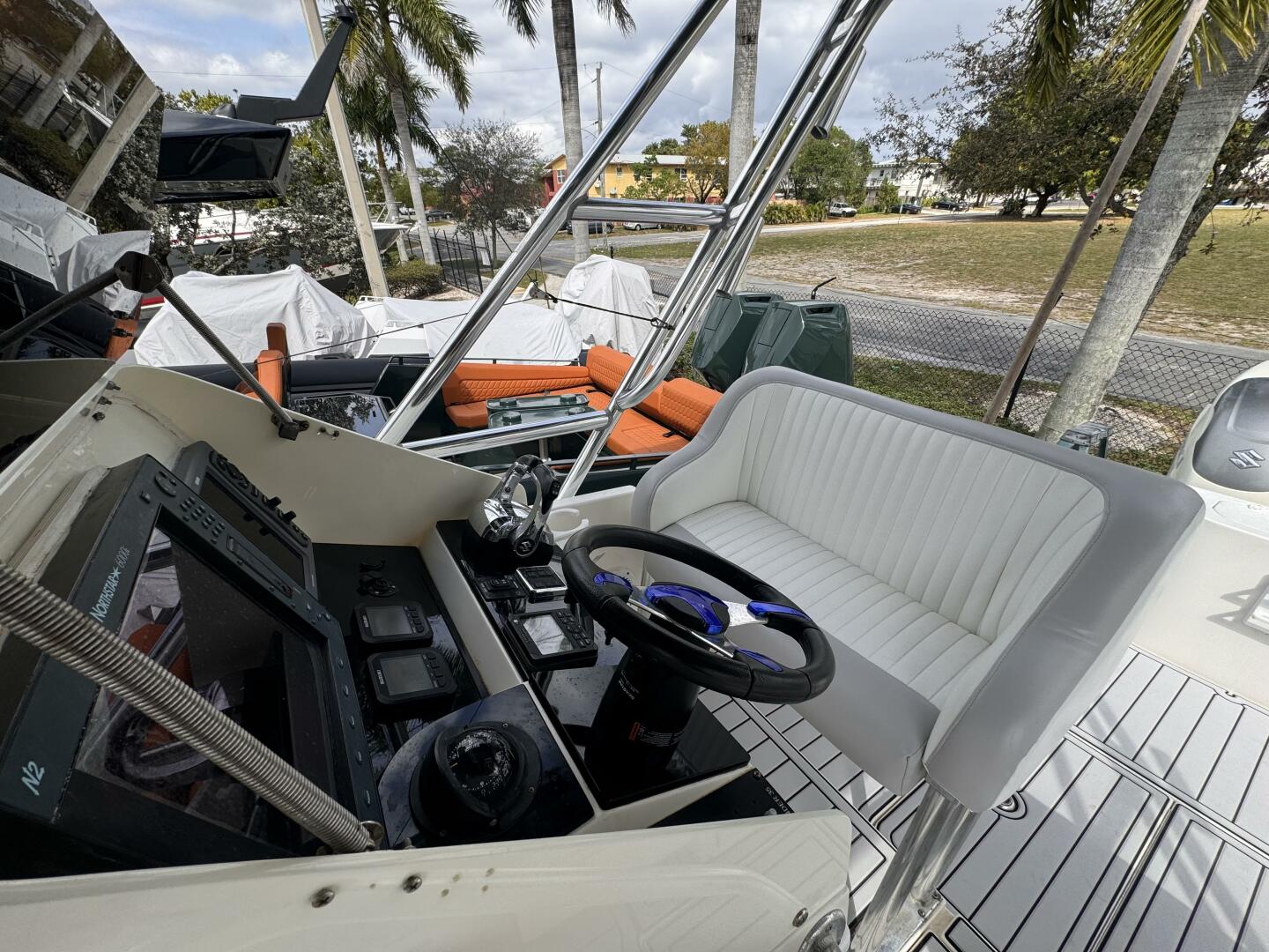 Slide: The Image of Contender 35 Side Console 2004 - 5060232