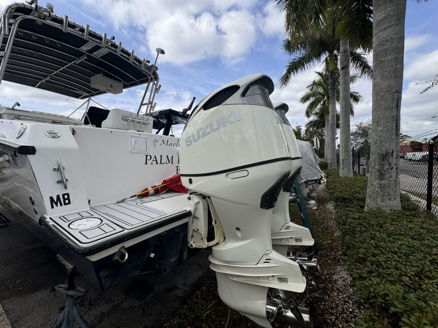 Slide: The Image of Contender 35 Side Console 2004 - 5060242