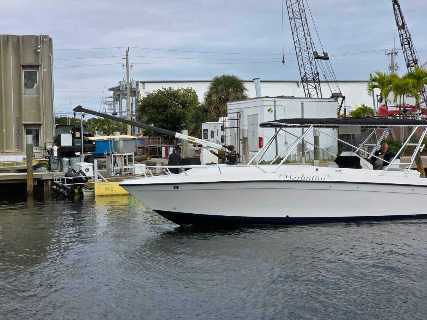 Slide: The Image of Contender 35 Side Console 2004 - 5060244