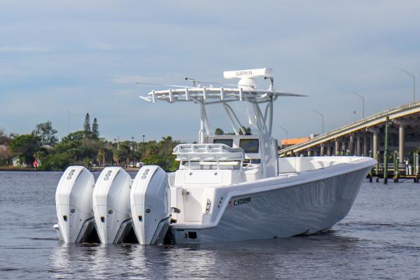Slide: The Image of Contender 35 ST 2021 - 3