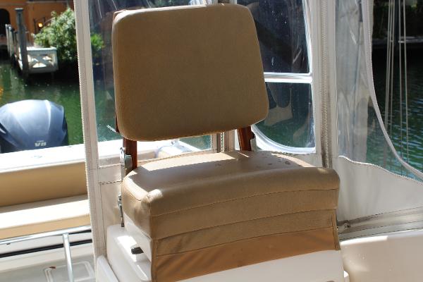 Slide: The Image of Captain's chair on a 2008 Contender 38 Express boat. - 22