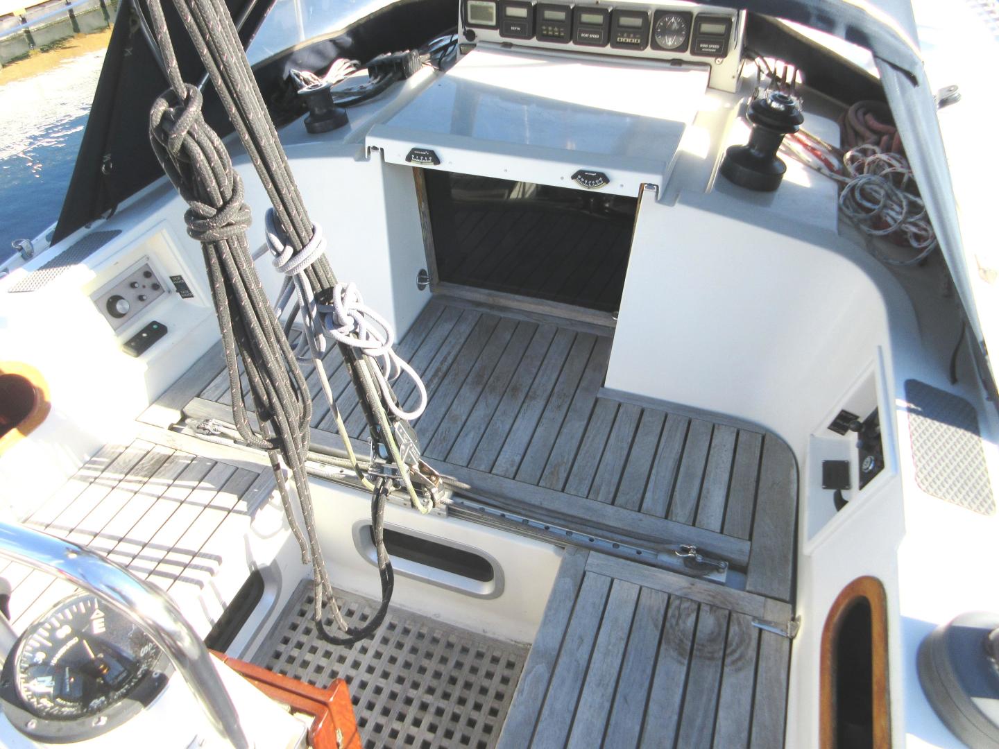 Slide: The Image of Cockpit, forward - 3517175