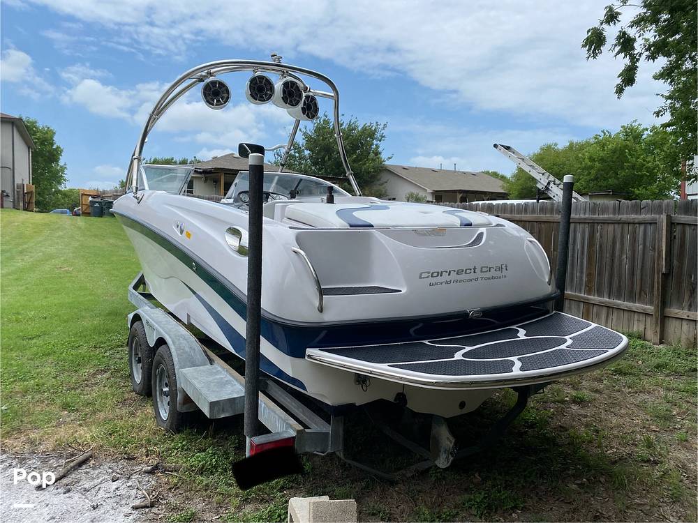 Slide: The Image of Correct Craft Air Nautique 226 TE 2007 - 15531267