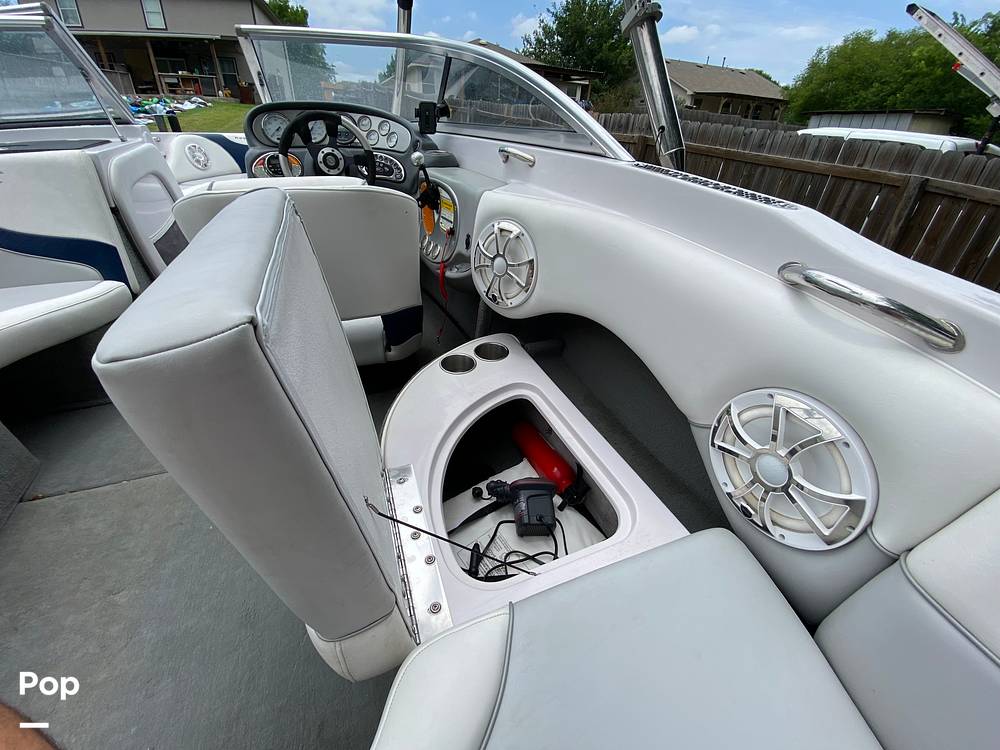 Slide: The Image of Correct Craft Air Nautique 226 TE 2007 - 15531312