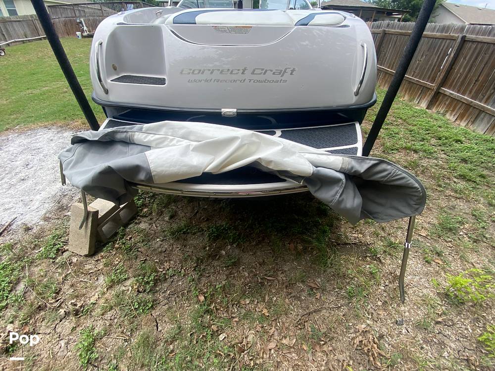 Slide: The Image of Correct Craft Air Nautique 226 TE 2007 - 15531392