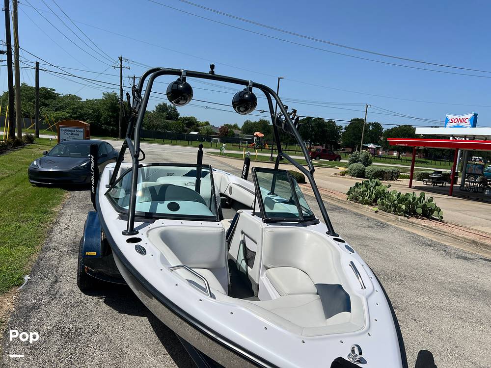 Slide: The Image of Correct Craft Pro Air Nautique 2001 - 15648048