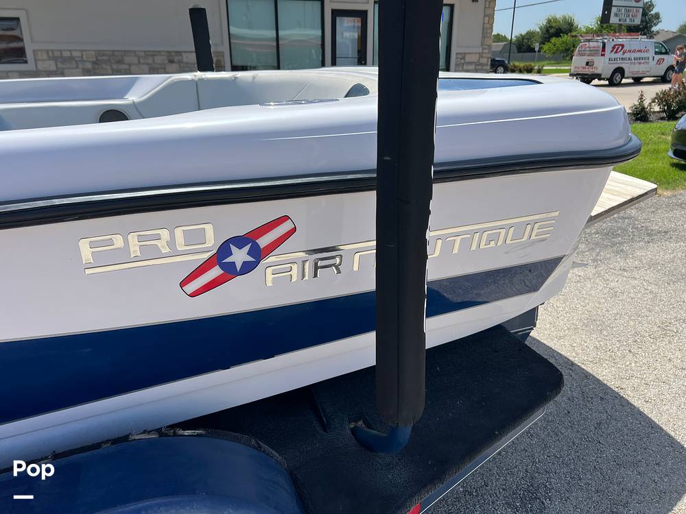 Slide: The Image of Correct Craft Pro Air Nautique 2001 - 15648094