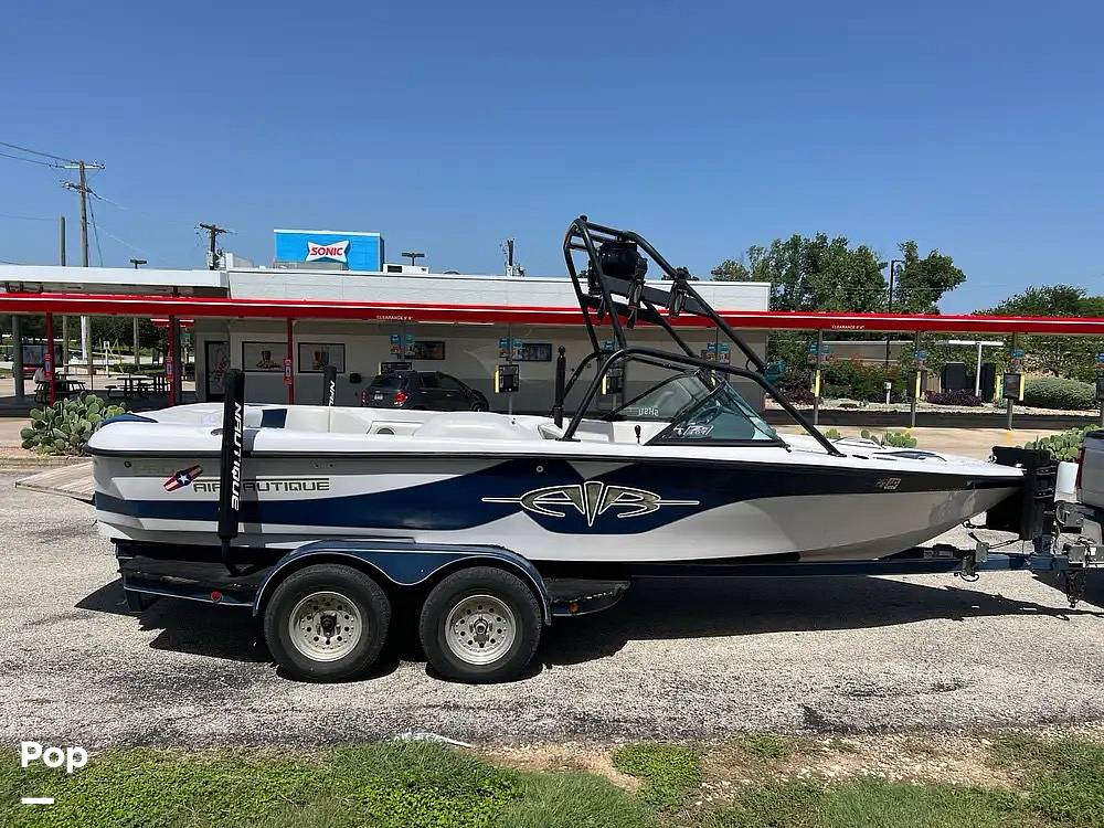 Slide: The Image of Correct Craft Pro Air Nautique 2001 - 15659350