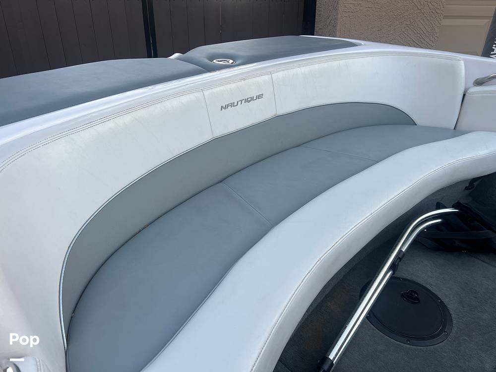 Slide: The Image of Aft Seating - 15048243
