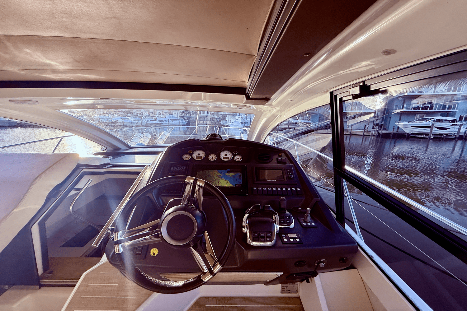 Slide: The Image of Cranchi M44 HT 2016 - 40