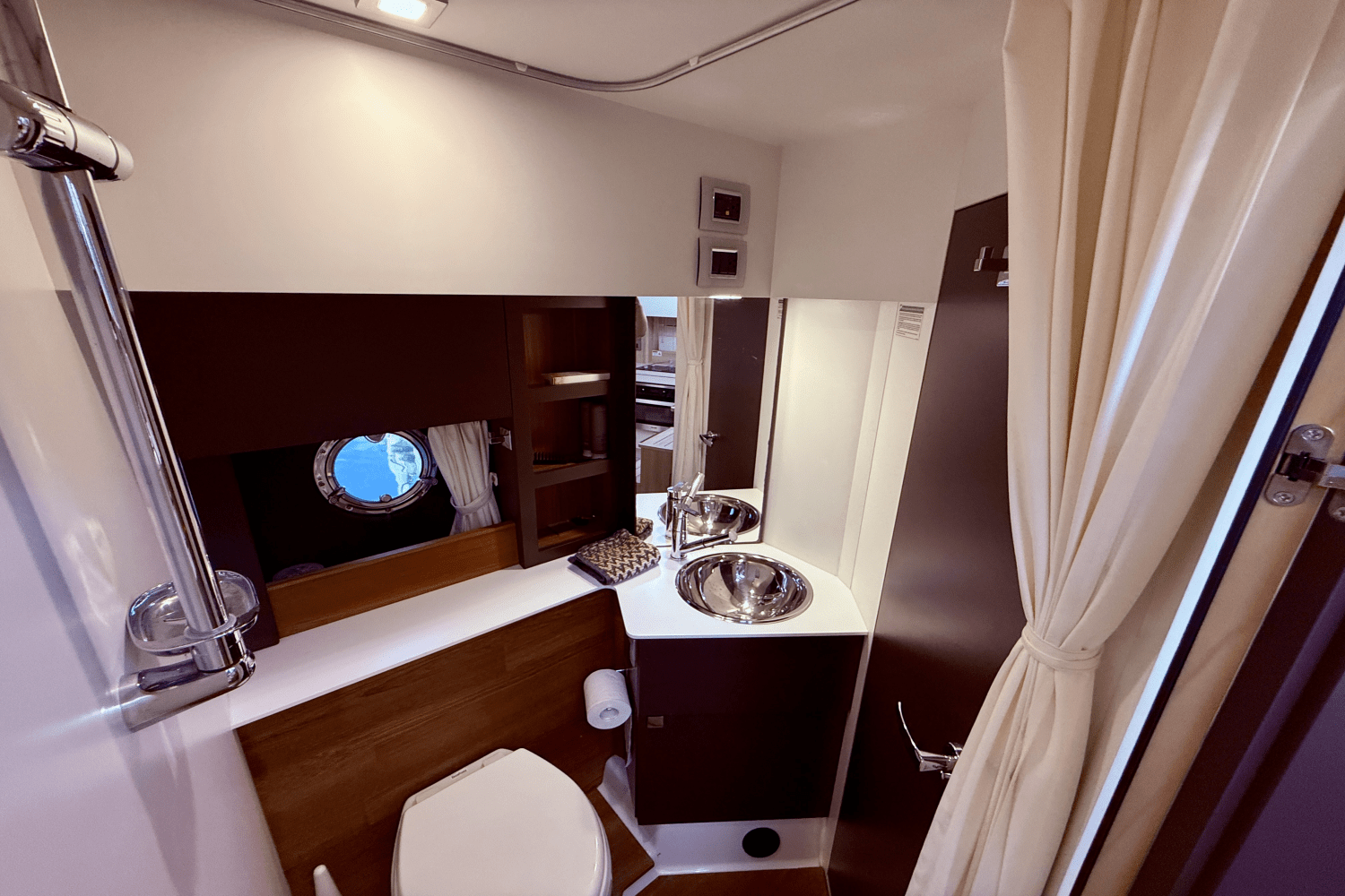 Slide: The Image of Cranchi M44 HT 2016 - 50