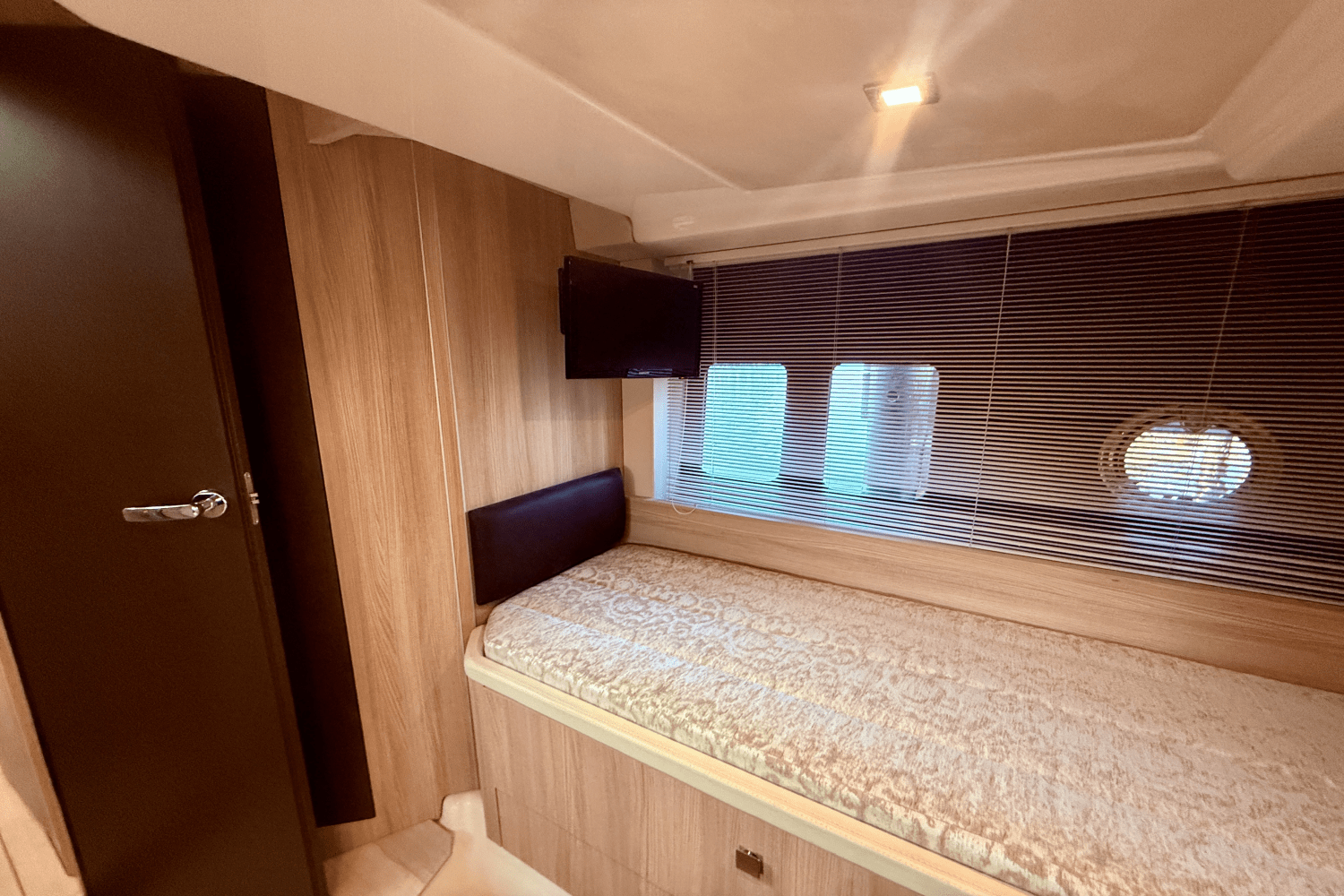 Slide: The Image of Cranchi M44 HT 2016 - 54