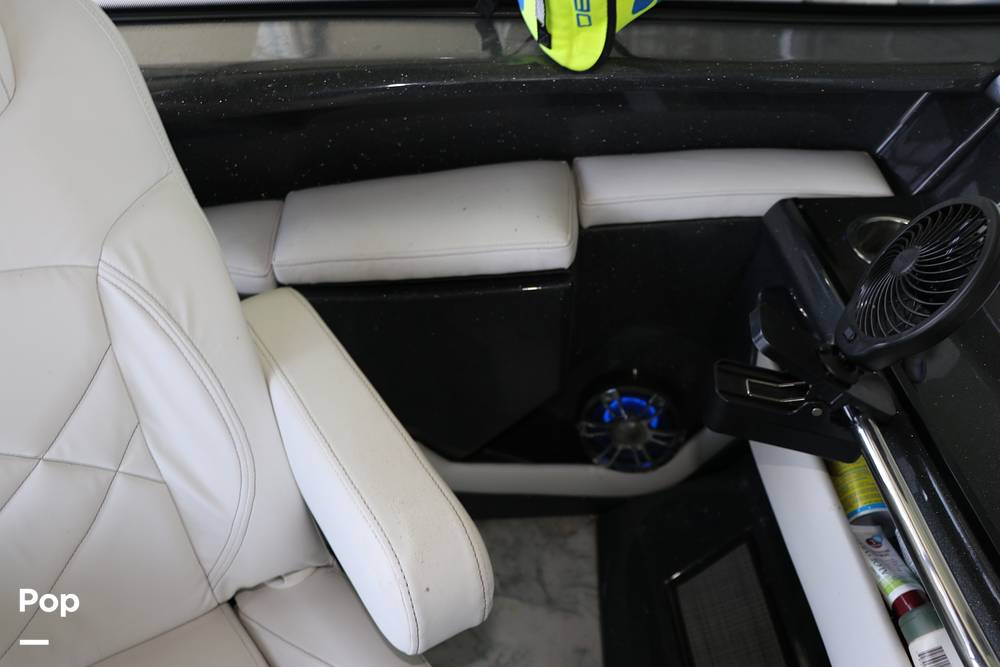 Slide: The Image of Crest 250 Continental 2020 - 13991090