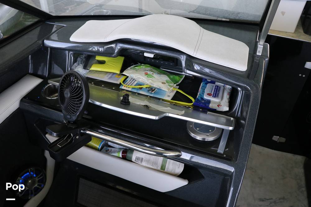 Slide: The Image of Crest 250 Continental 2020 - 13991089