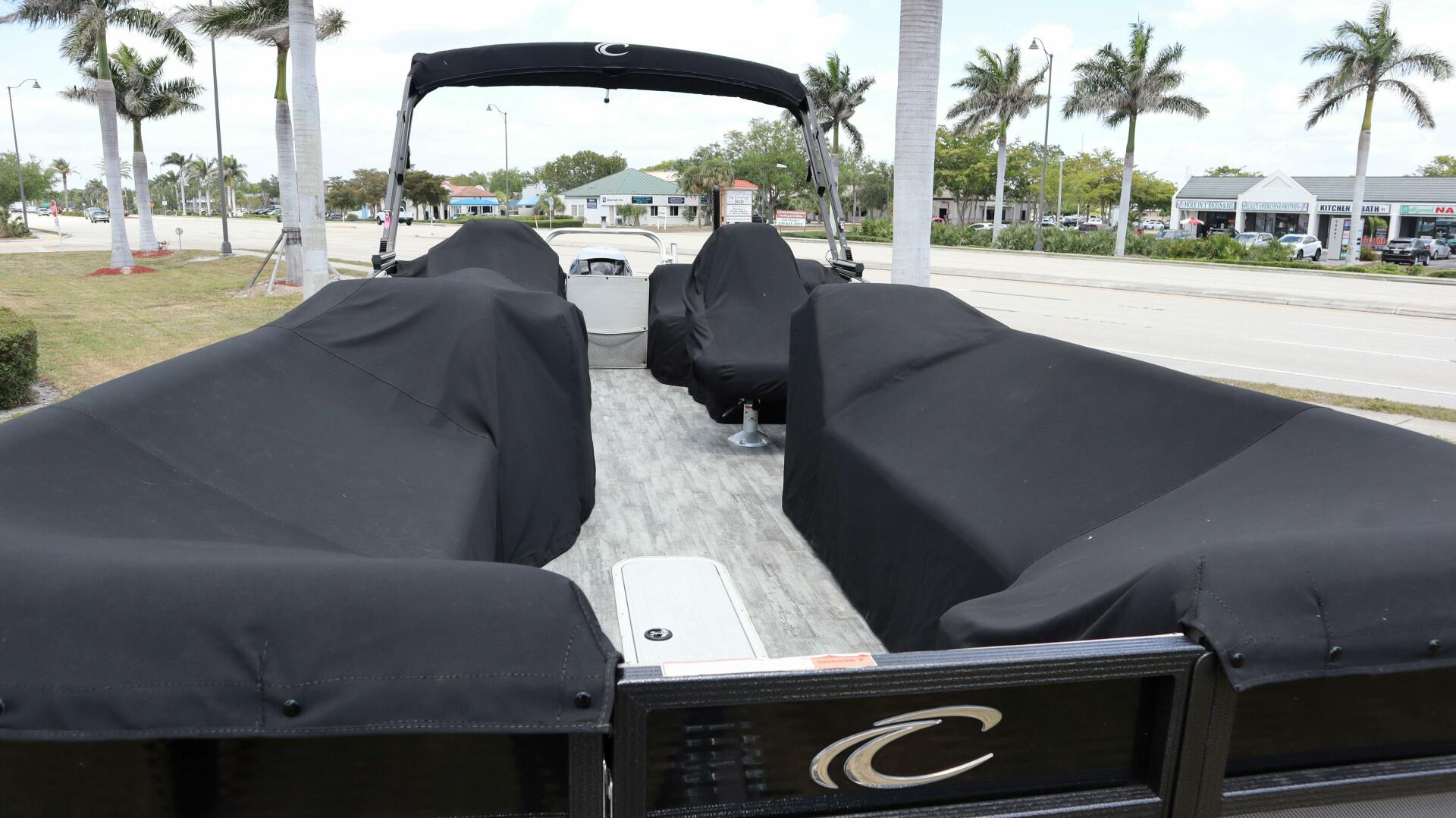 Slide: The Image of Crest Caribbean Platinum 250 SLC 2022 - 5379584