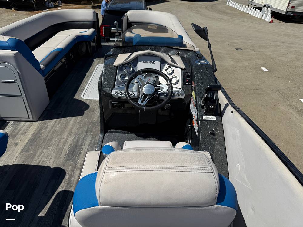 Slide: The Image of Crest Caribbean RS 250 SLRC Tritoon 2020 - 15456019