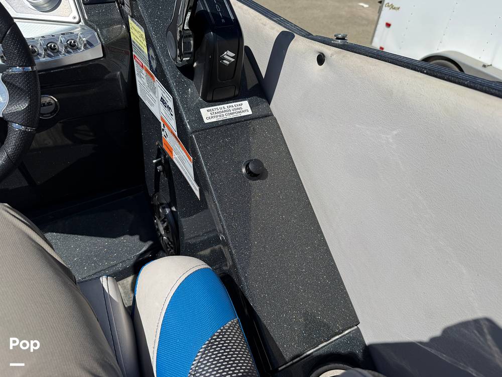 Slide: The Image of Crest Caribbean RS 250 SLRC Tritoon 2020 - 15456032