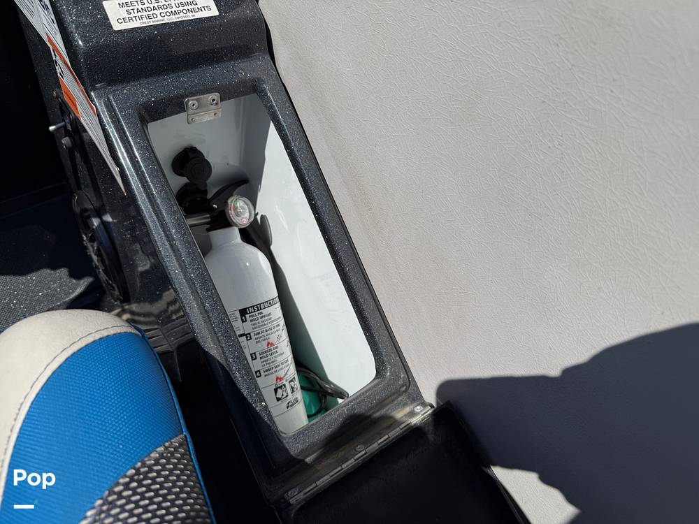 Slide: The Image of Crest Caribbean RS 250 SLRC Tritoon 2020 - 15456033