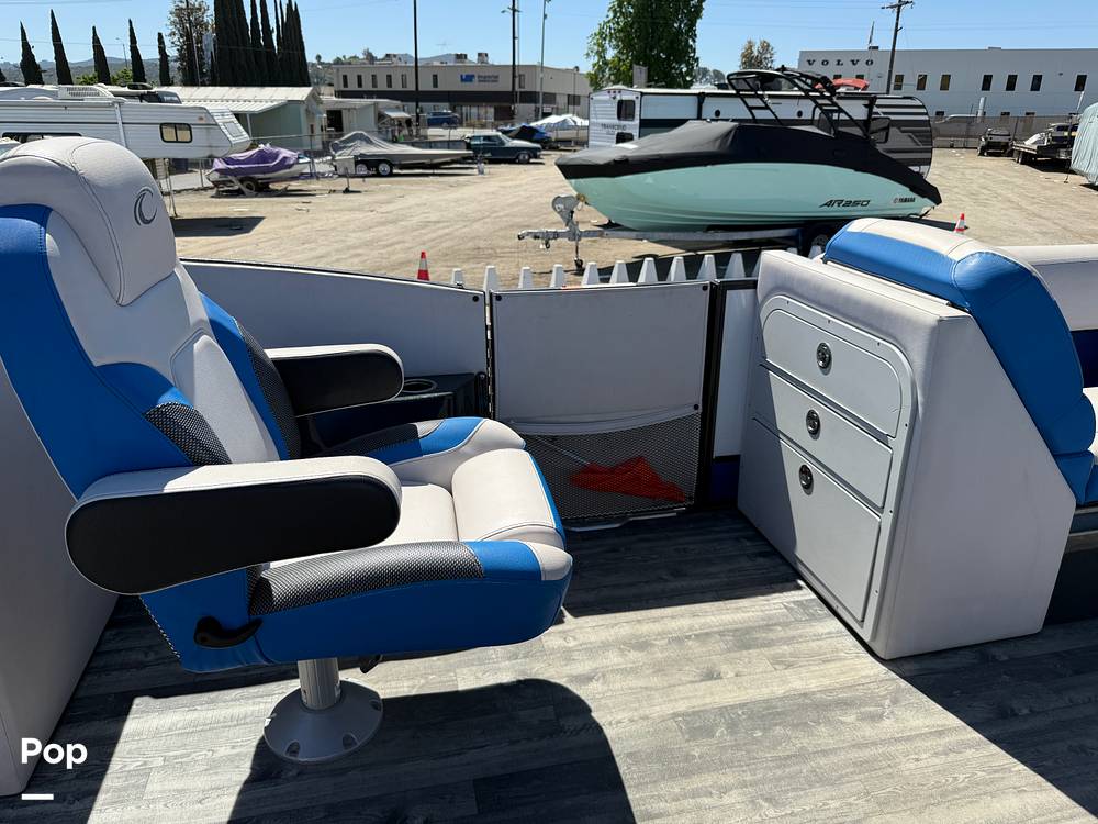 Slide: The Image of Crest Caribbean RS 250 SLRC Tritoon 2020 - 15456035