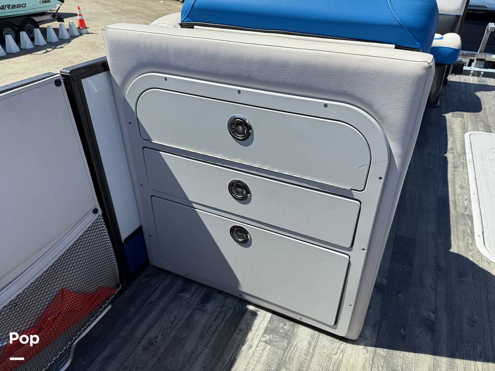 Slide: The Image of Crest Caribbean RS 250 SLRC Tritoon 2020 - 15456036