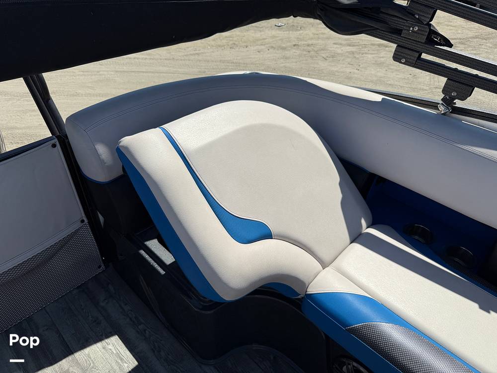 Slide: The Image of Crest Caribbean RS 250 SLRC Tritoon 2020 - 15456038