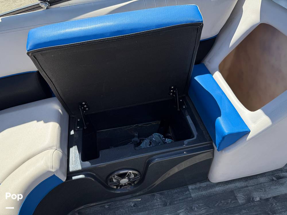 Slide: The Image of Crest Caribbean RS 250 SLRC Tritoon 2020 - 15456089