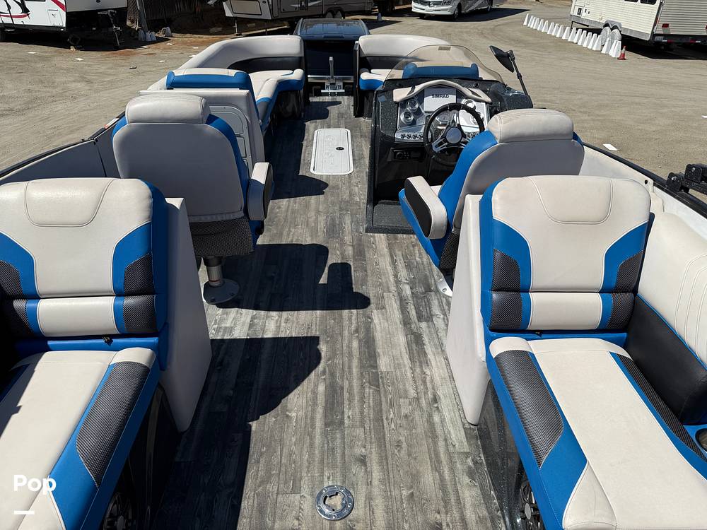 Slide: The Image of Crest Caribbean RS 250 SLRC Tritoon 2020 - 15456094