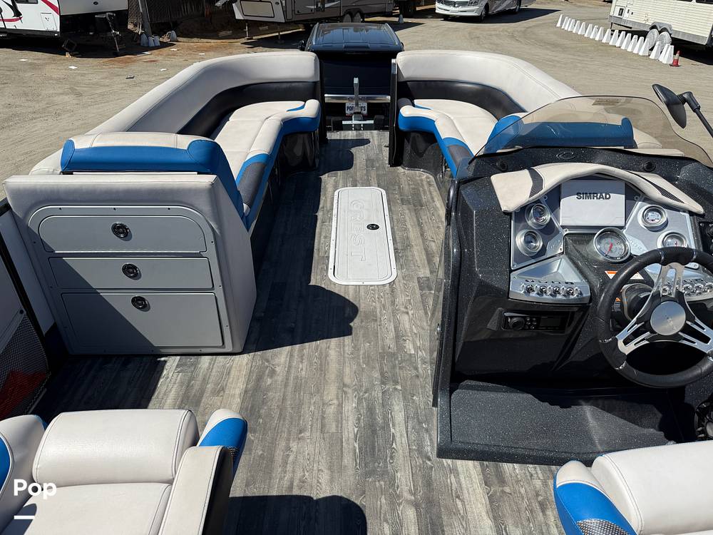 Slide: The Image of Crest Caribbean RS 250 SLRC Tritoon 2020 - 15456095