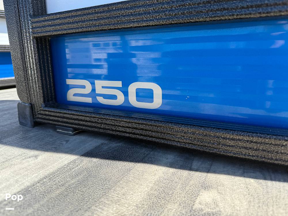 Slide: The Image of Crest Caribbean RS 250 SLRC Tritoon 2020 - 15456129