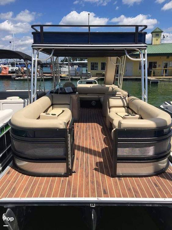 Slide: The Image of Crest Classic 250L Upper Sun Deck 2016 - 15108410