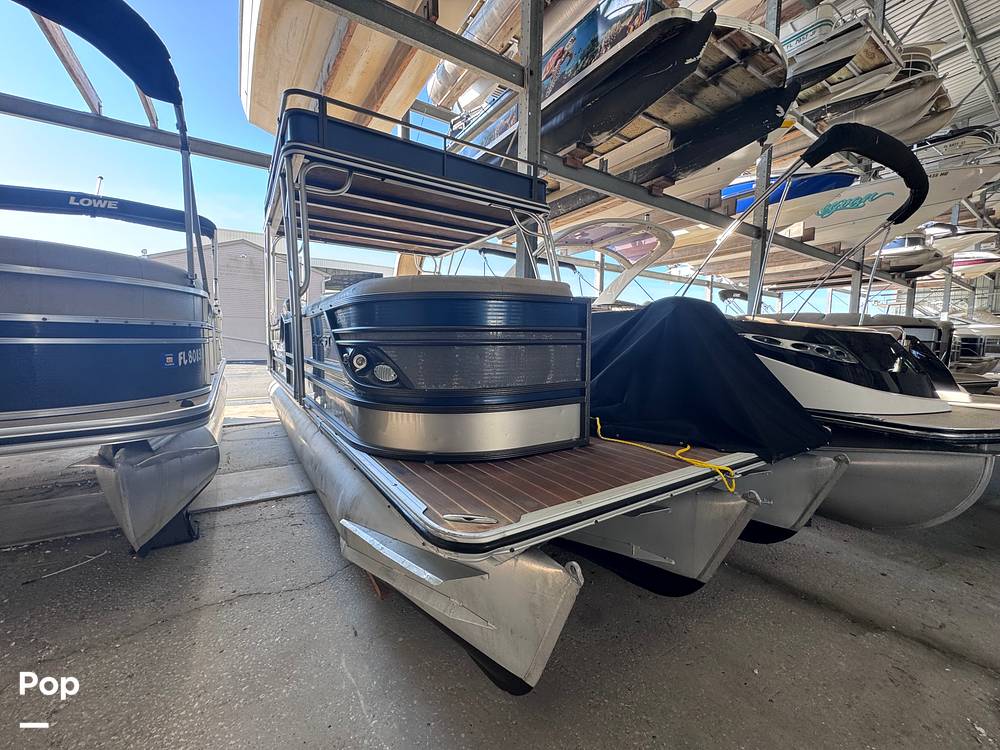 Slide: The Image of Crest Classic 250L Upper Sun Deck 2016 - 15111749