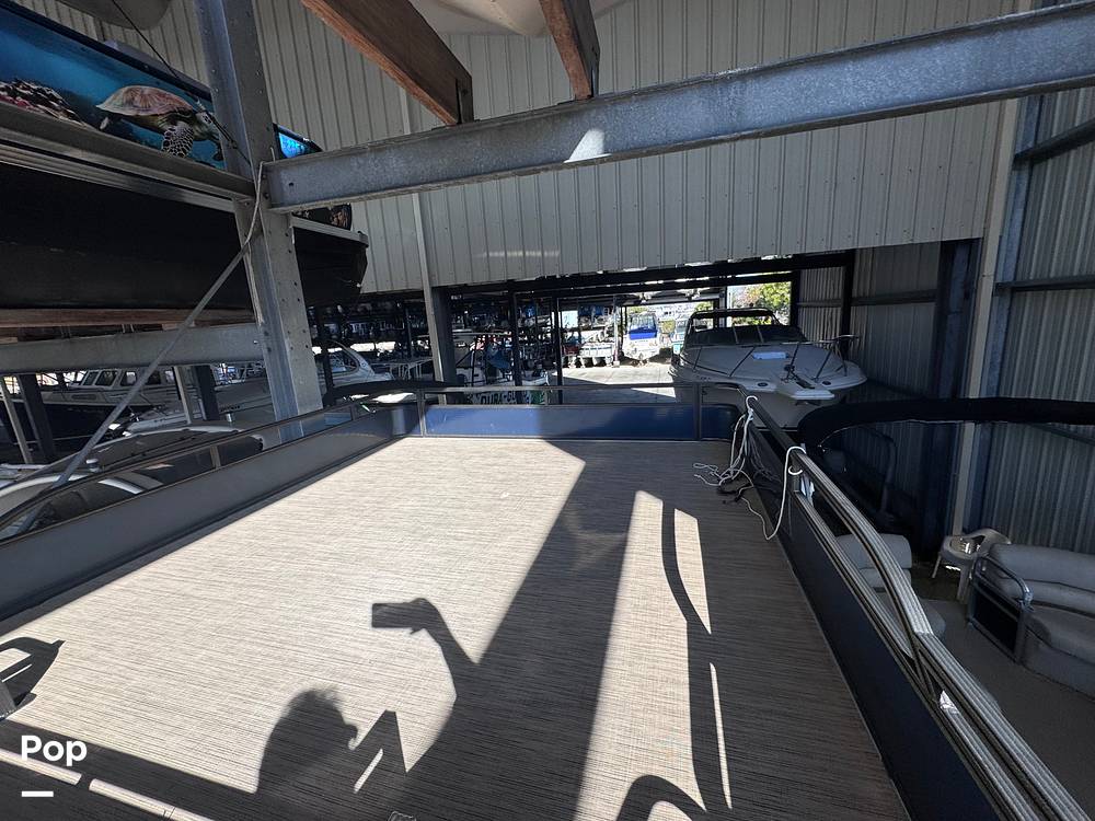 Slide: The Image of Crest Classic 250L Upper Sun Deck 2016 - 15111768