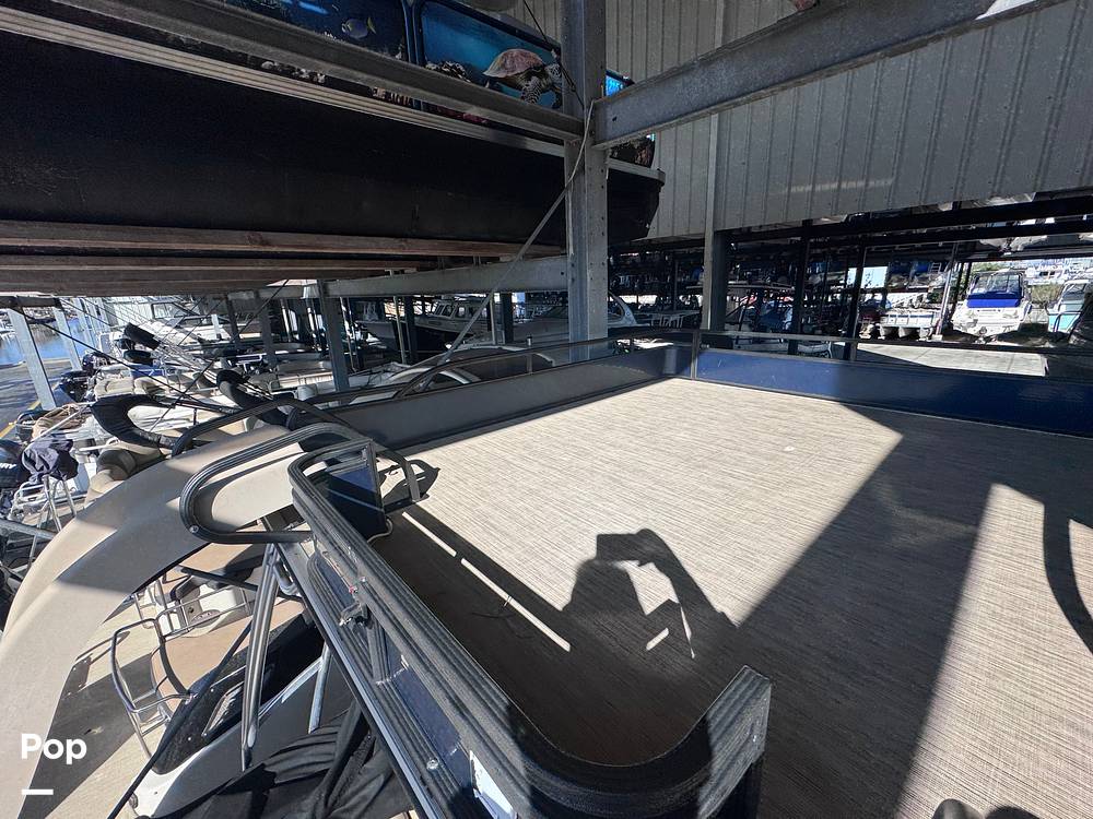 Slide: The Image of Crest Classic 250L Upper Sun Deck 2016 - 15111776