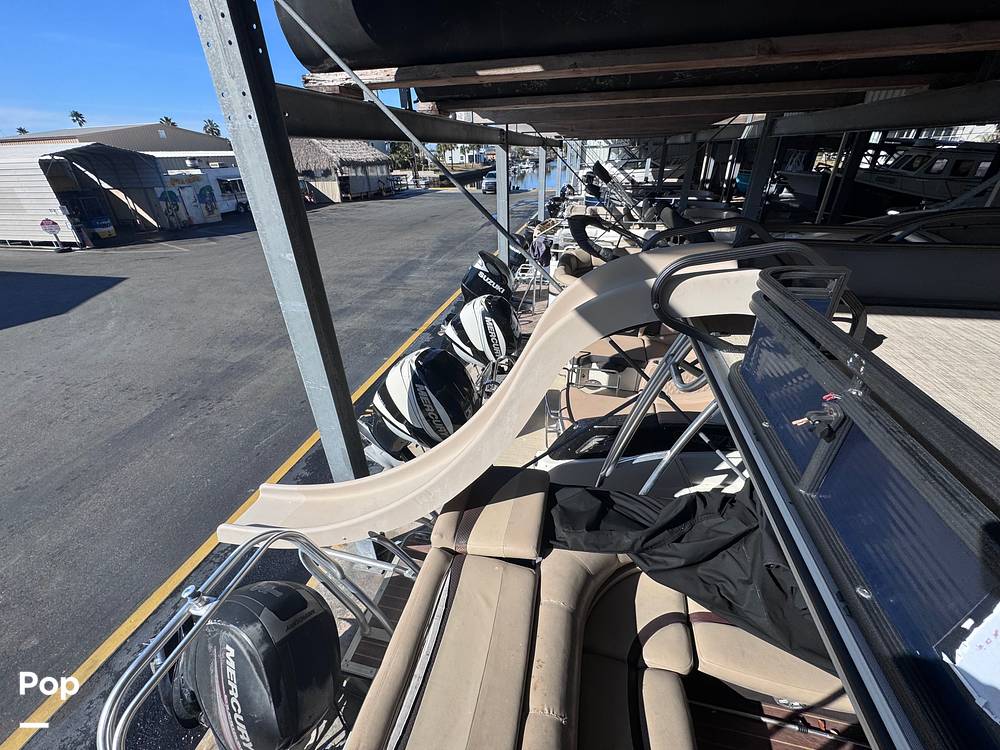 Slide: The Image of Crest Classic 250L Upper Sun Deck 2016 - 15111777