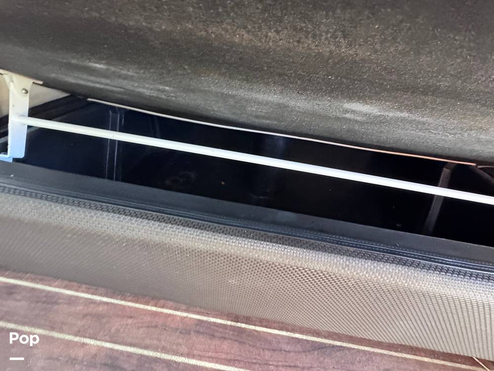 Slide: The Image of Crest Classic 250L Upper Sun Deck 2016 - 15111781