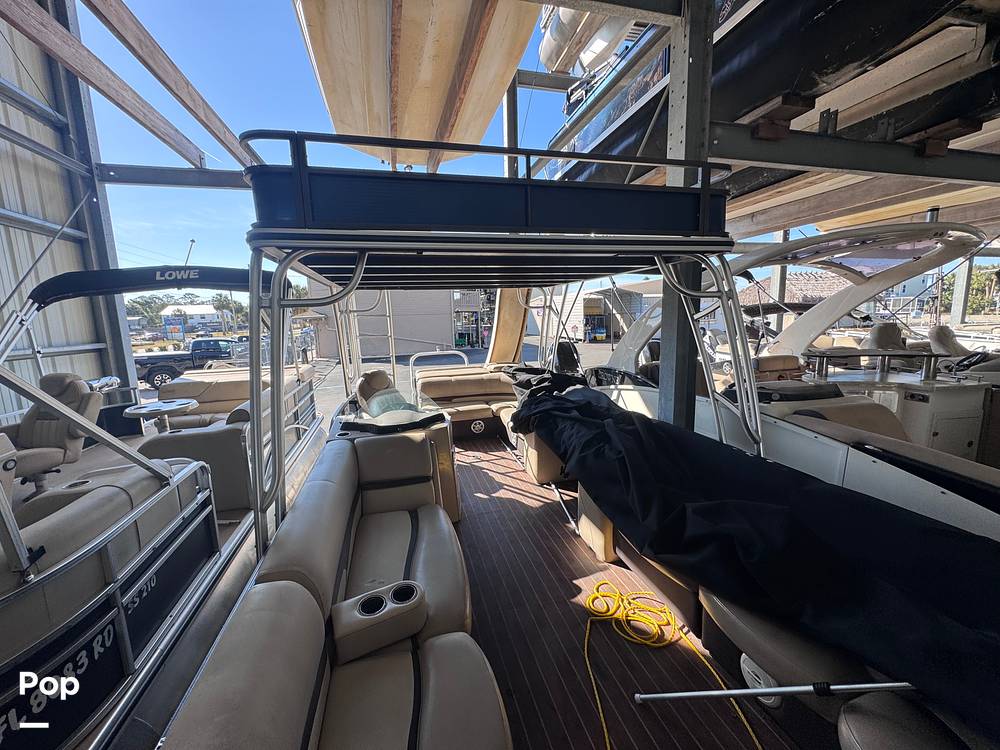 Slide: The Image of Crest Classic 250L Upper Sun Deck 2016 - 15111784