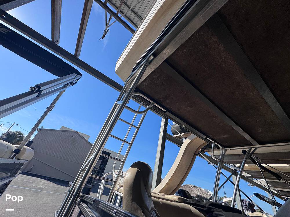 Slide: The Image of Crest Classic 250L Upper Sun Deck 2016 - 15111793