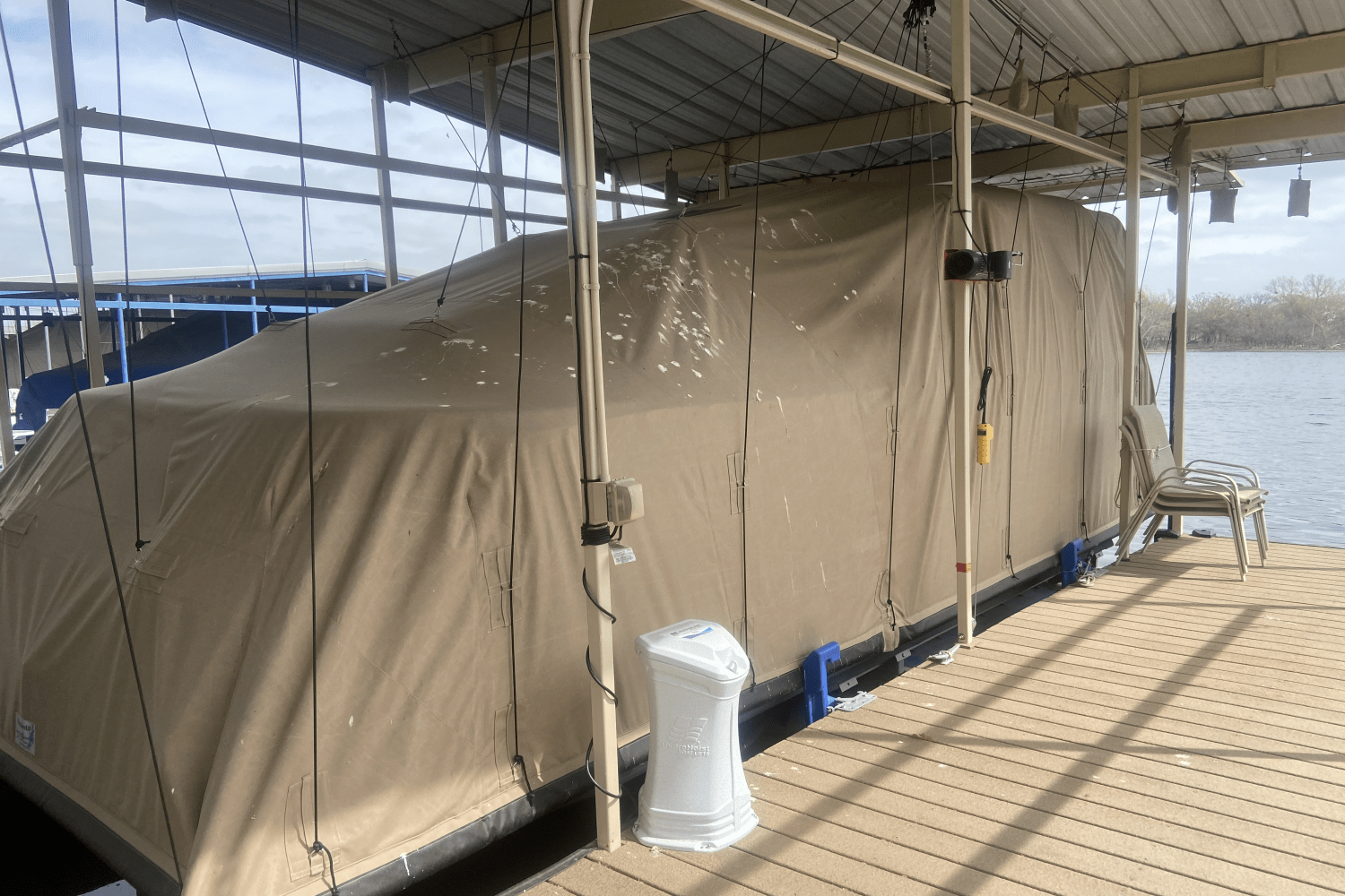 Slide: The Image of Crest CONTINENTAL 250 L 2017 - 22